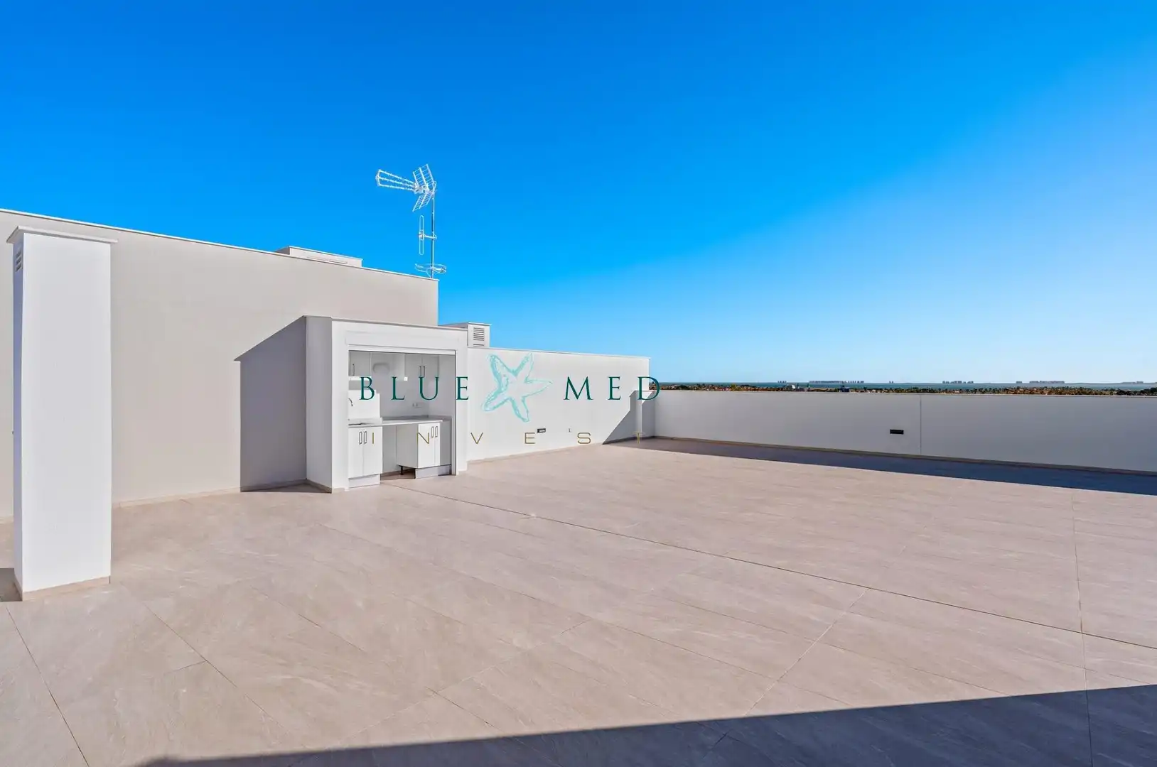 Vista exterior de Apartament en venda en Los Alcázares amb Aire condicionat, Terrassa i Moblat