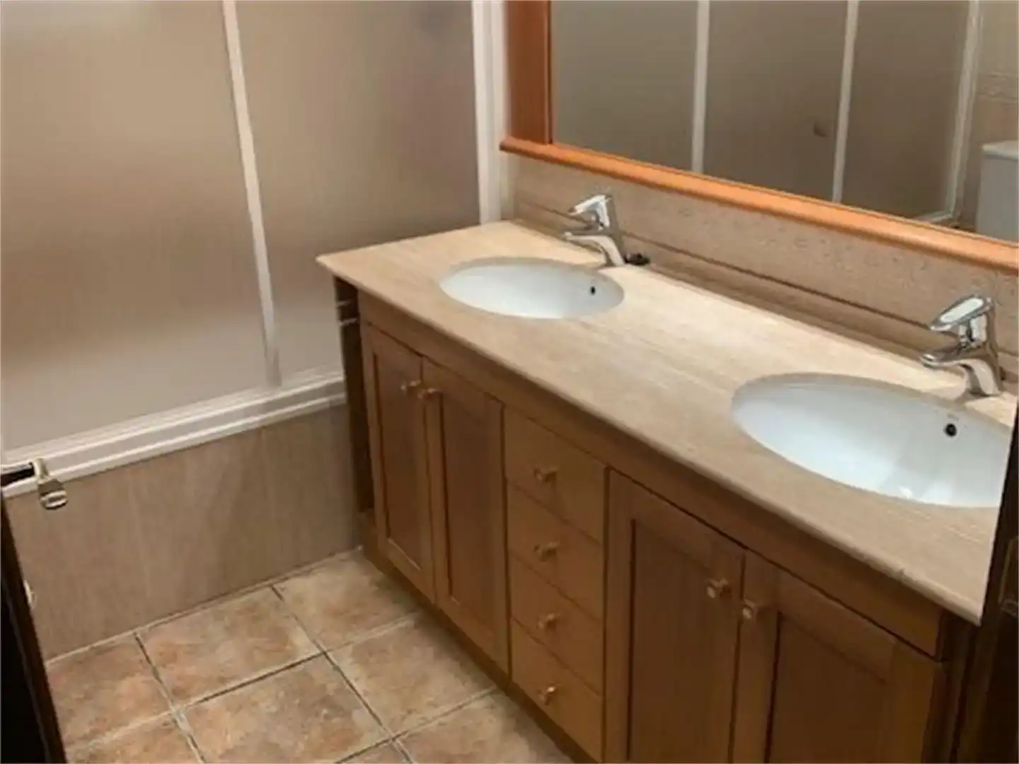 Bany de Casa o xalet en venda en Cerdanyola del Vallès amb Aire condicionat i Balcó