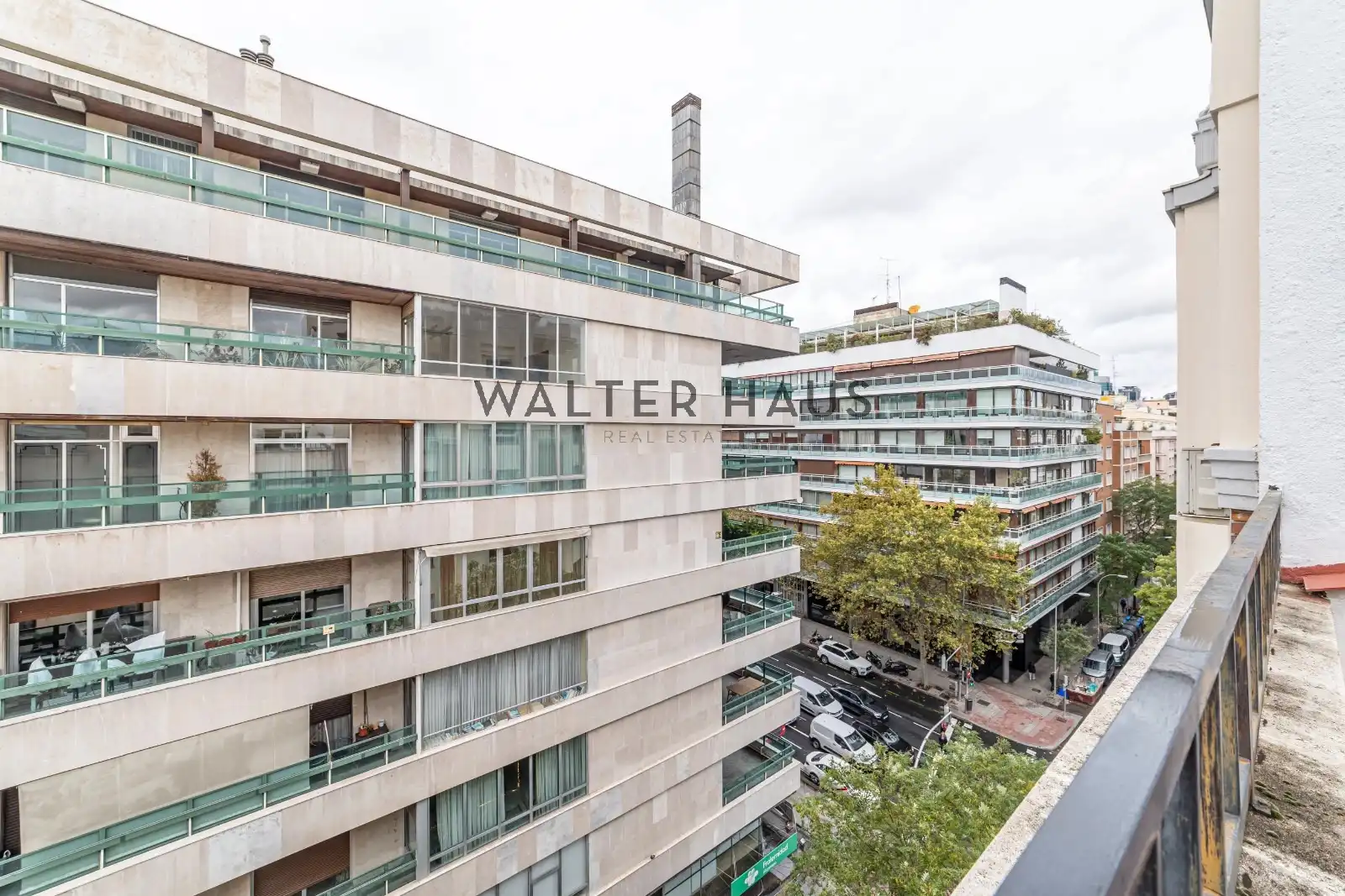 Vista exterior de Àtic en venda en Madrid amb Calefacció, Terrassa i Traster