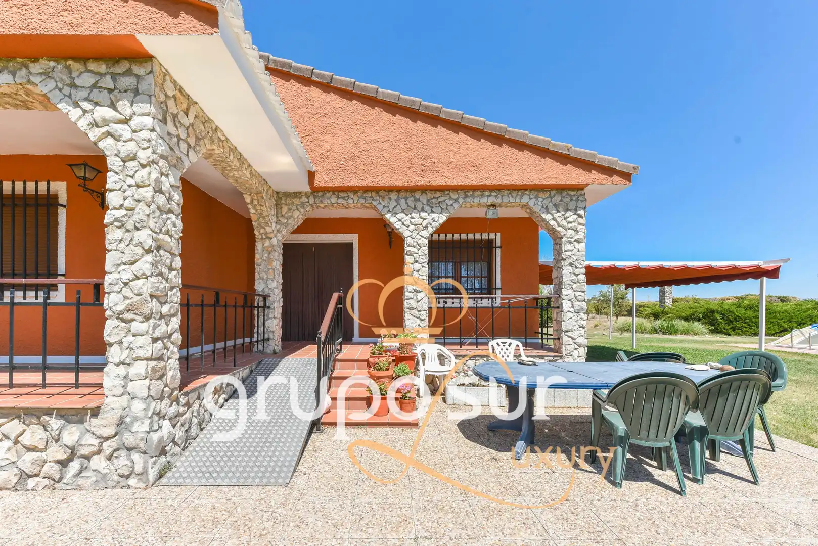 Vista exterior de Casa o chalet en venta en Trigueros del Valle con Calefacción, Jardín privado y Terraza