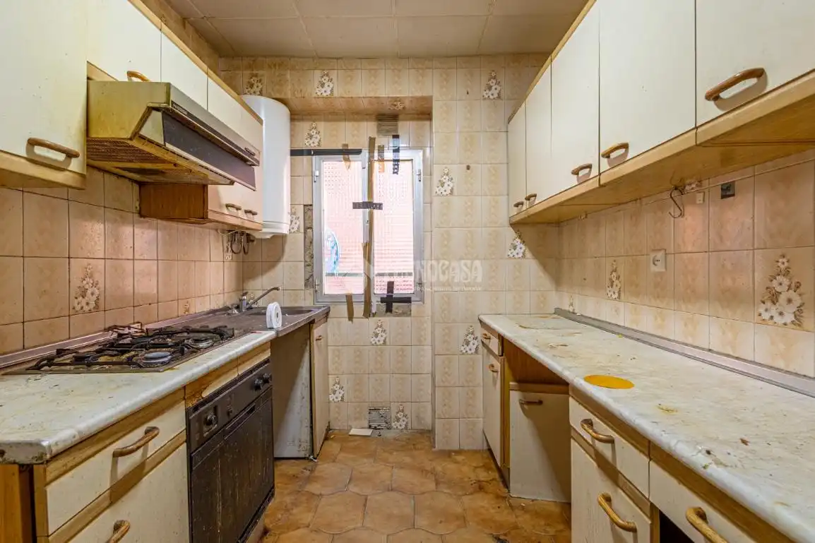 Cocina de Piso en venta en Madrid con Calefacción y Trastero