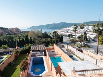 Swimming pool of House or chalet for sale in Algeciras  with Air Conditioner, Terrace and Swimming Pool