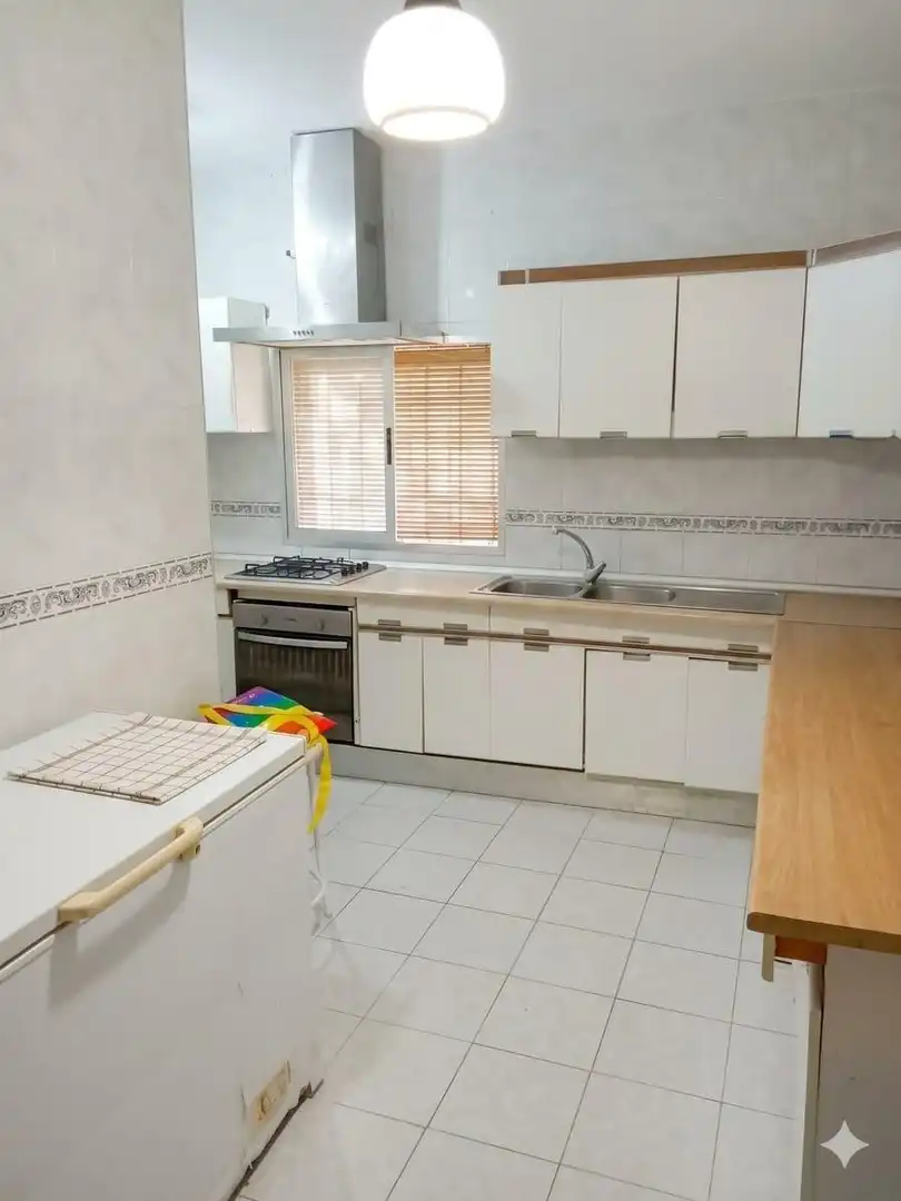 Cuina de Casa o xalet en venda en Piedrabuena amb Calefacció, Jardí privat i Terrassa