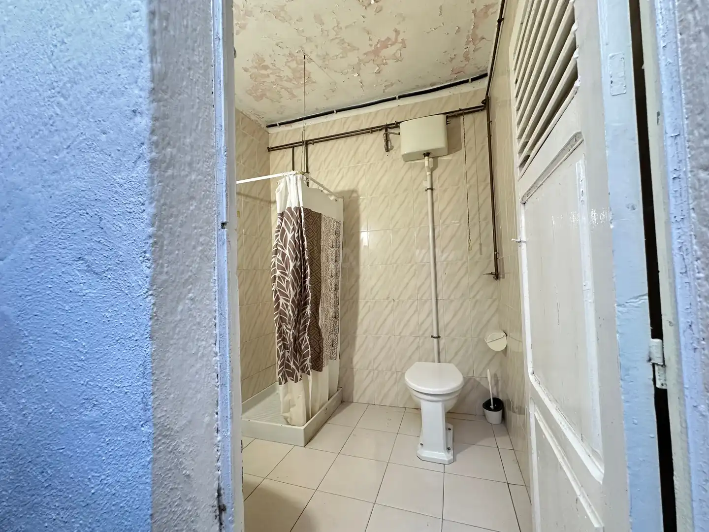Badezimmer von Einfamilien-Reihenhaus zum Verkauf in Mataró mit Heizung und Terrasse