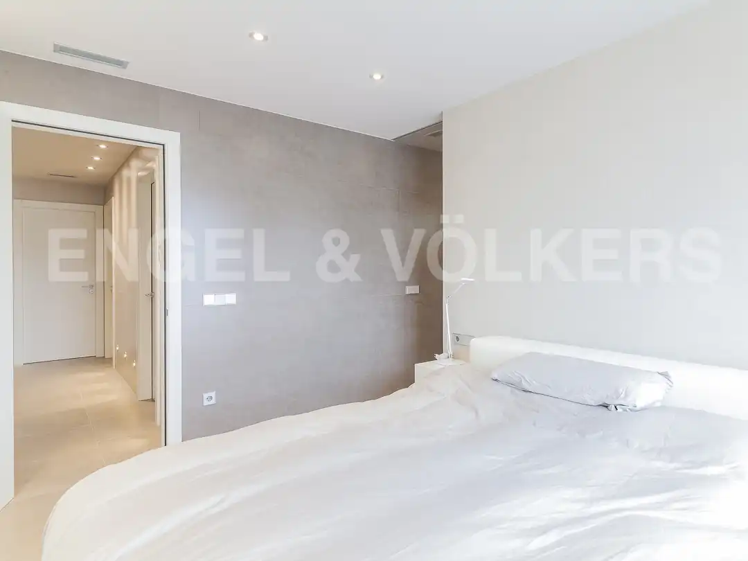 Schlafzimmer von Dachboden zum Verkauf in Barcelona mit Klimaanlage, Heizung und Terrasse