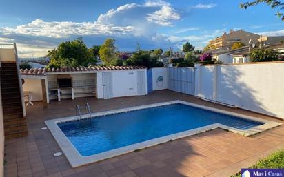 Piscina de Casa adosada en venda en L'Escala amb Aire condicionat, Calefacció i Jardí privat