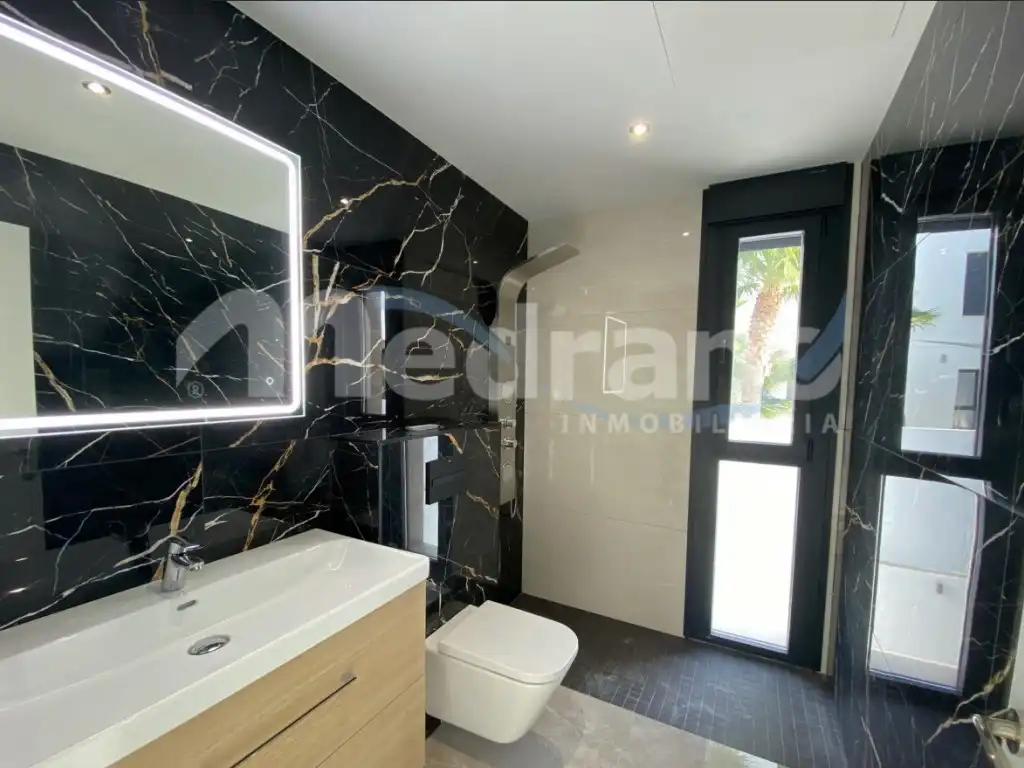Casa amb piscina en venda a Calle Londres, imagen 5
