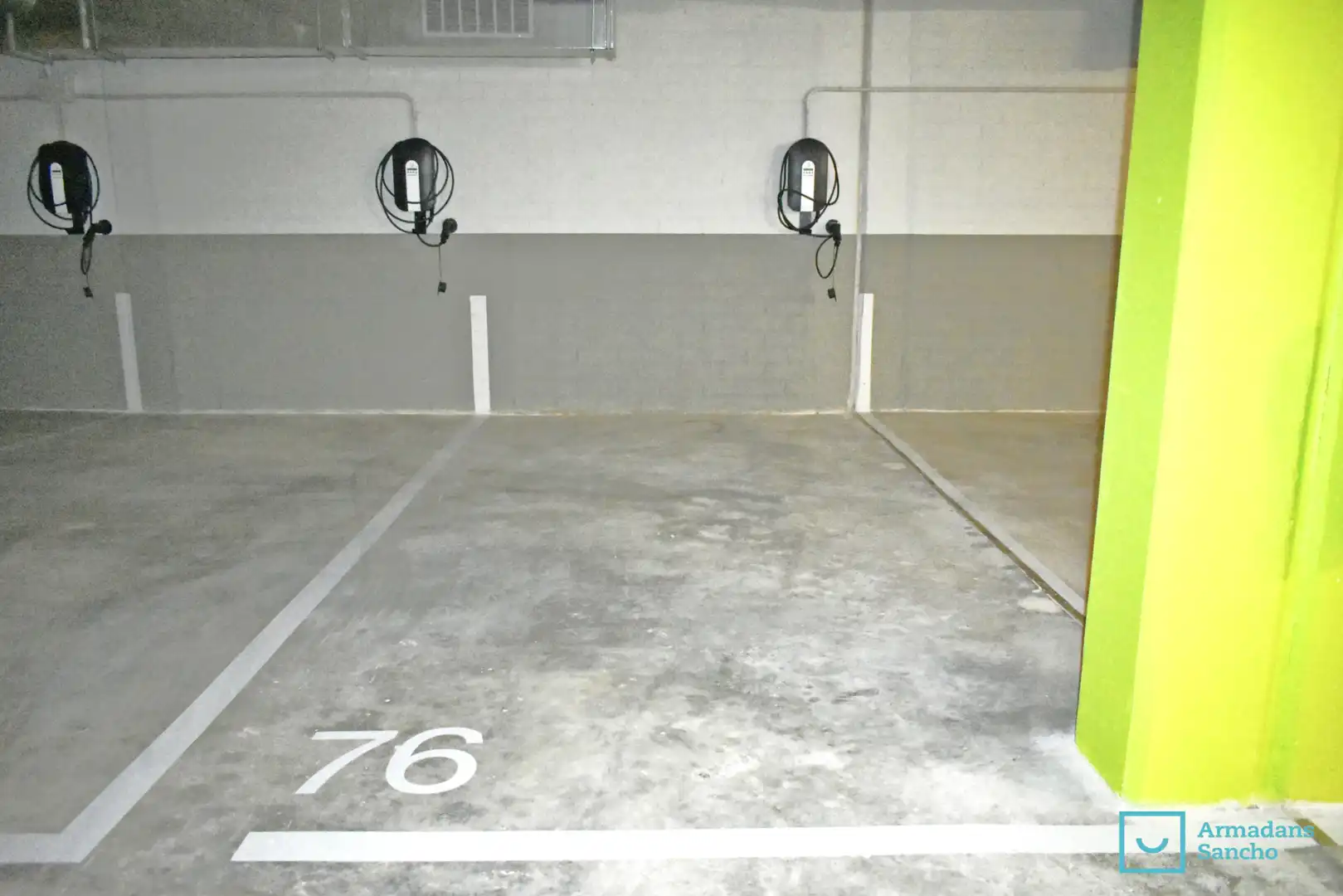 Parking de Piso de alquiler en Tiana con Terraza