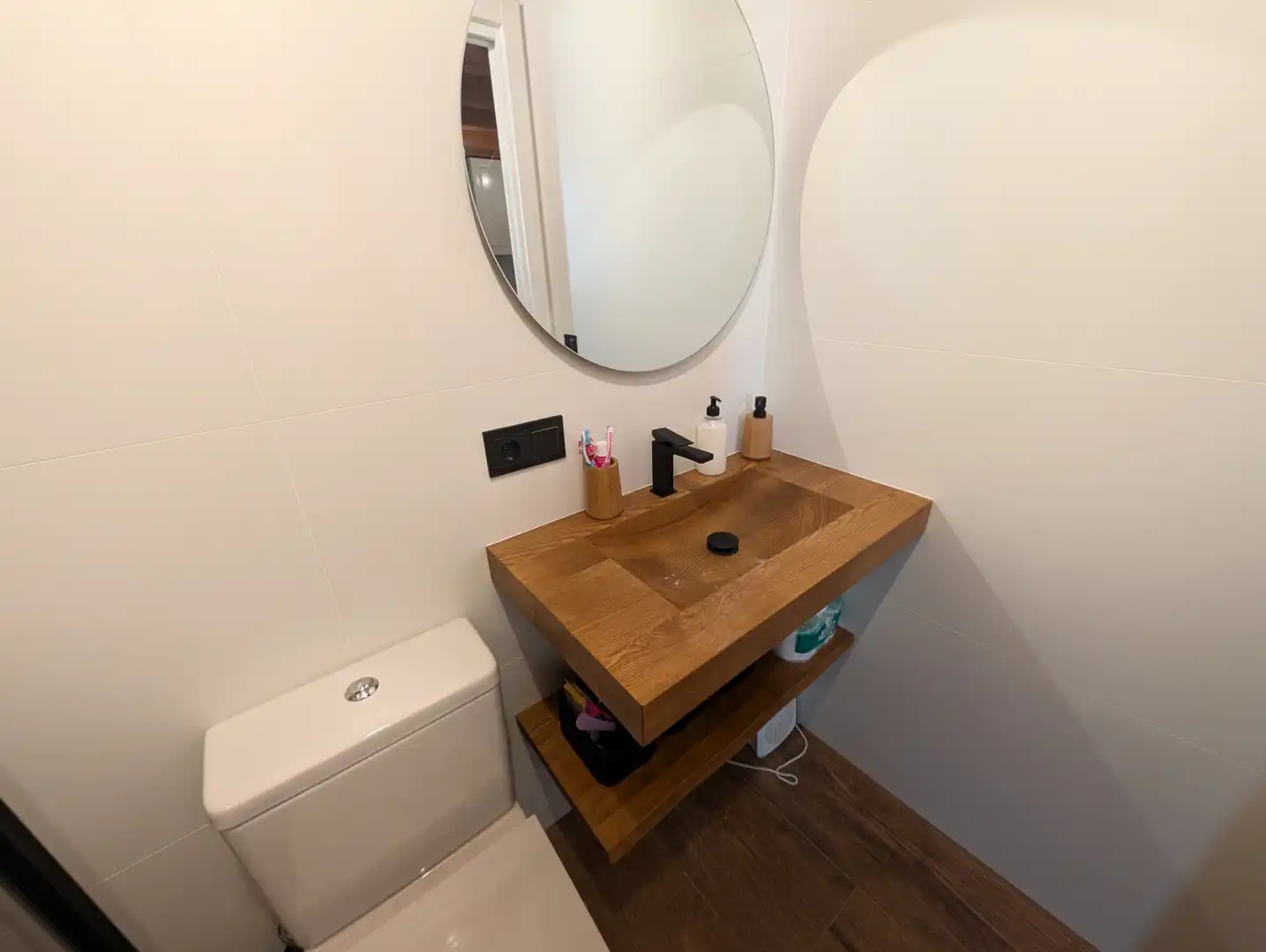 Baño de Apartamento en venta en Vilallonga de Ter con Parquet y Amueblado