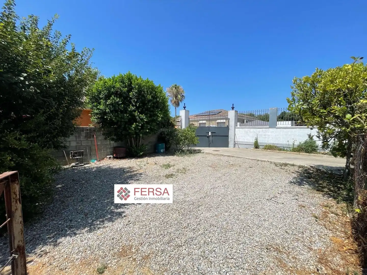 Vista exterior de Casa o xalet en venda en El Puerto de Santa María amb Aire condicionat, Calefacció i Jardí privat
