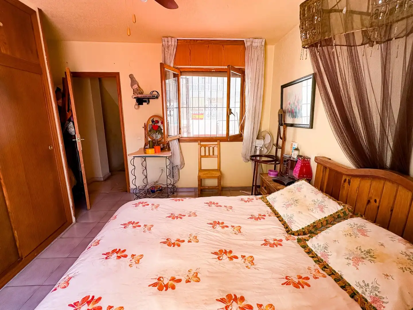 Habitación de Dúplex en venta en Torrevieja con Aire acondicionado, Terraza y Trastero