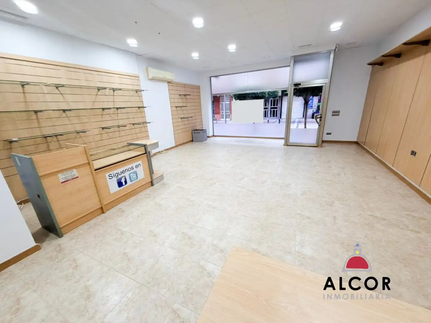 Locale commerciale in vendita a Puerto, imagen 5