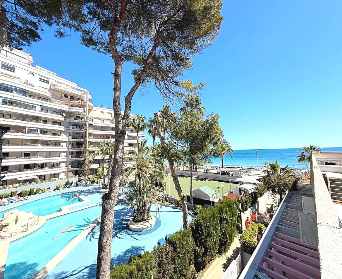 Vista exterior de Casa o xalet en venda en Calpe / Calp amb Terrassa i Moblat