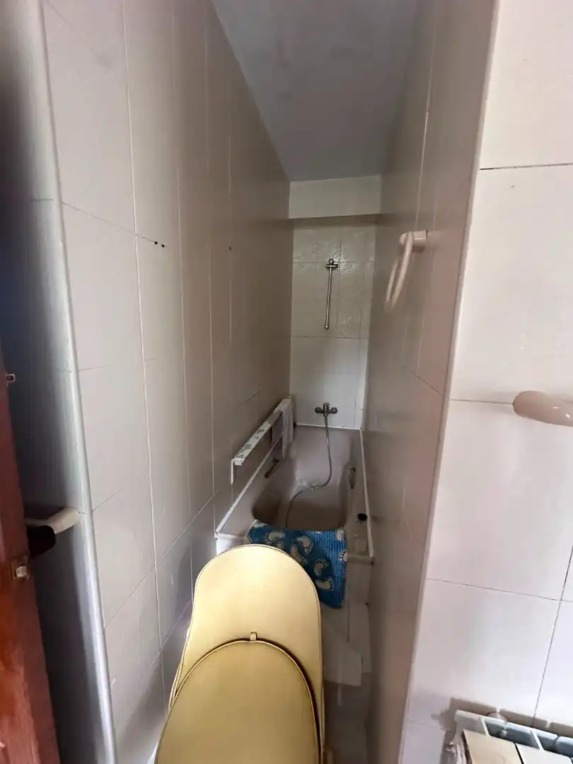 Bany de Casa o xalet en venda en Cambre  amb Calefacció, Moblat i Balcó