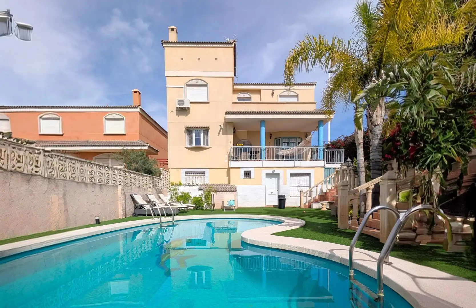 Piscina de Casa o xalet en venda en Elche / Elx amb Aire condicionat, Calefacció i Jardí privat