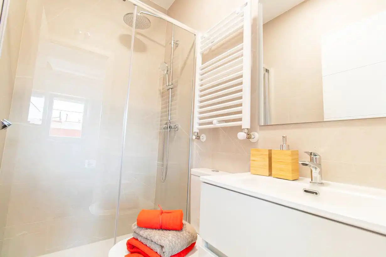 Baño de Piso de alquiler en Madrid con Aire acondicionado, Calefacción y Terraza