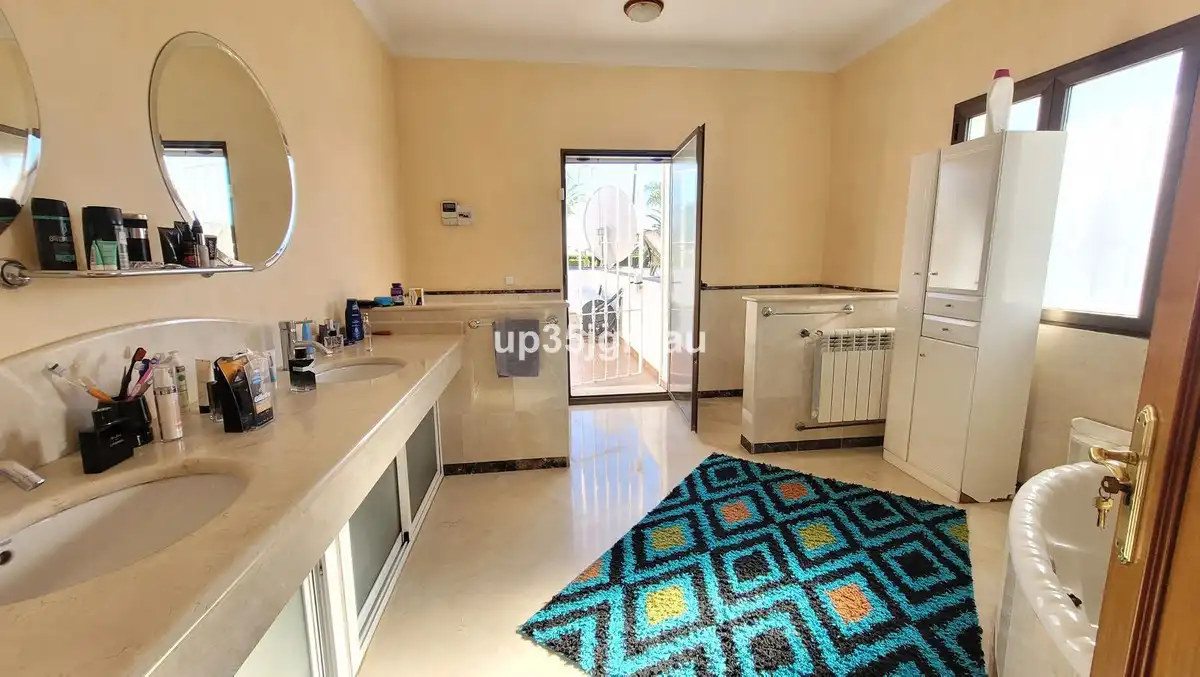 Villa mit Pool zum Verkauf in Avenida Benamara 15, imagen 16
