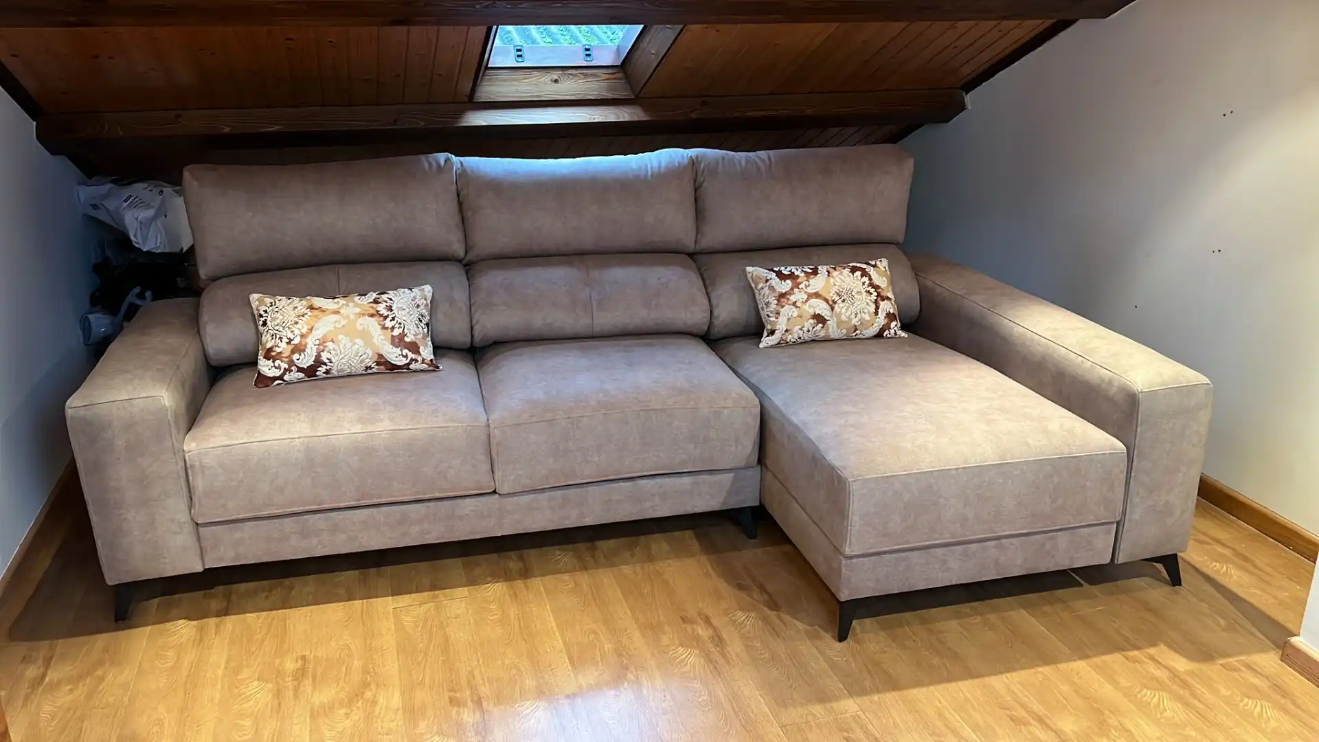 Sala d'estar de Casa o xalet en venda en Cee amb Calefacció, Parquet i Moblat