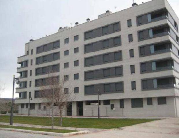 Piso en Venta en C/ Ana María Matute, San Ignacio de Loyola en El Campillo - Norte
