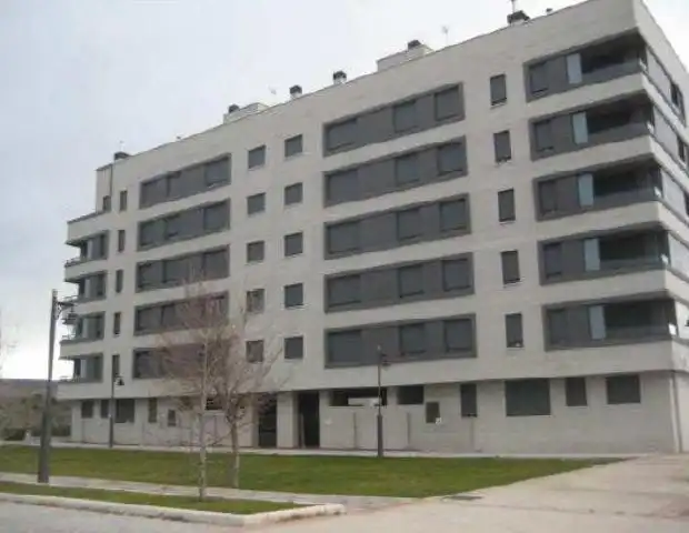 Pis en venda a C/ Ana María Matute, San Ignacio de Loyola, El Campillo - Norte