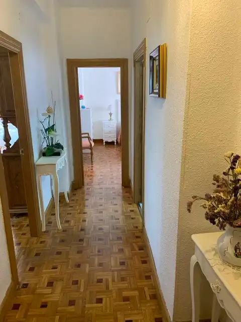 Piso de alquiler en  Pamplona / Iruña con Calefacción, Parquet y Amueblado