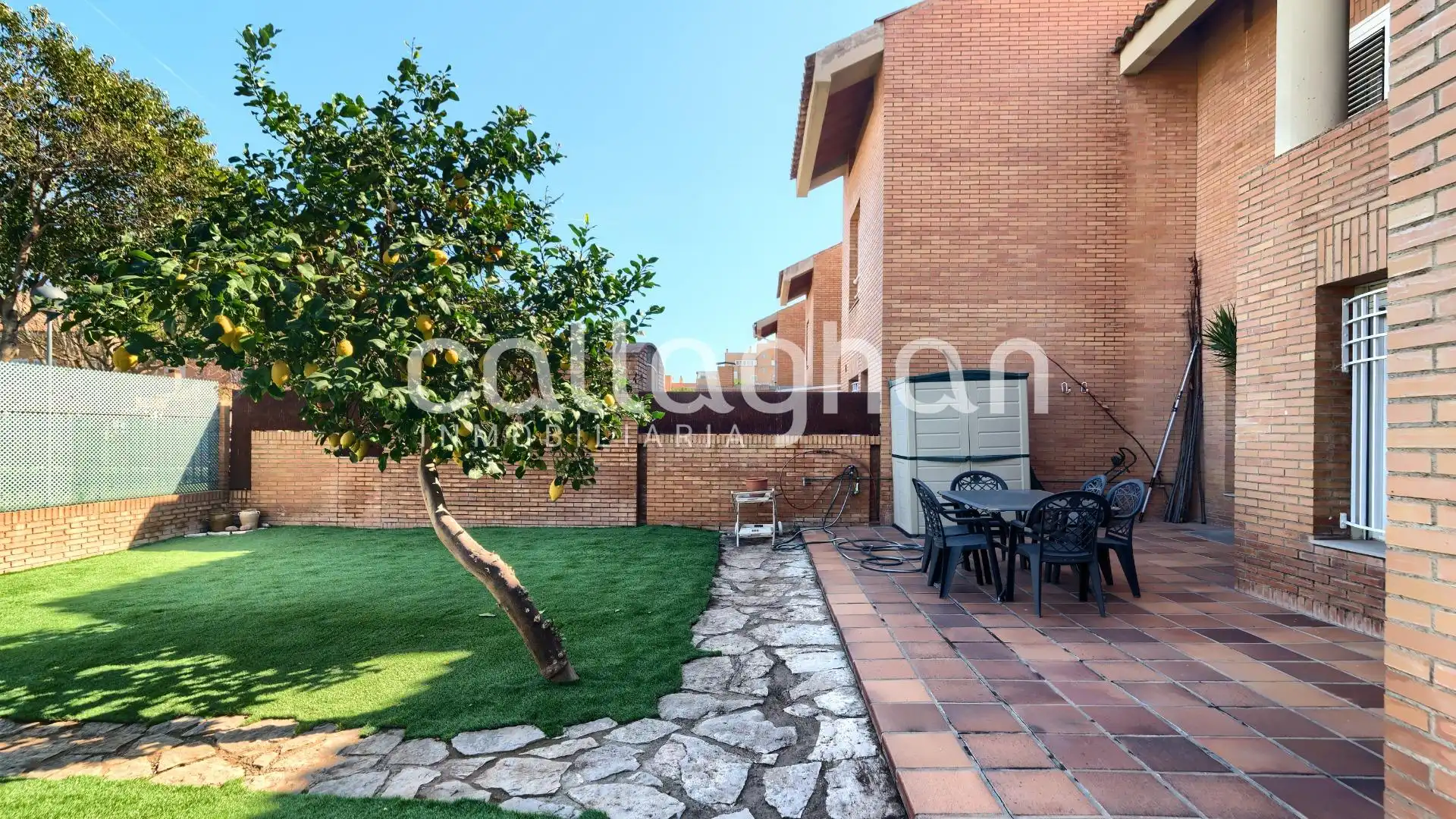Casa adosada en venda a Calle OLMO, Nuevo Centro