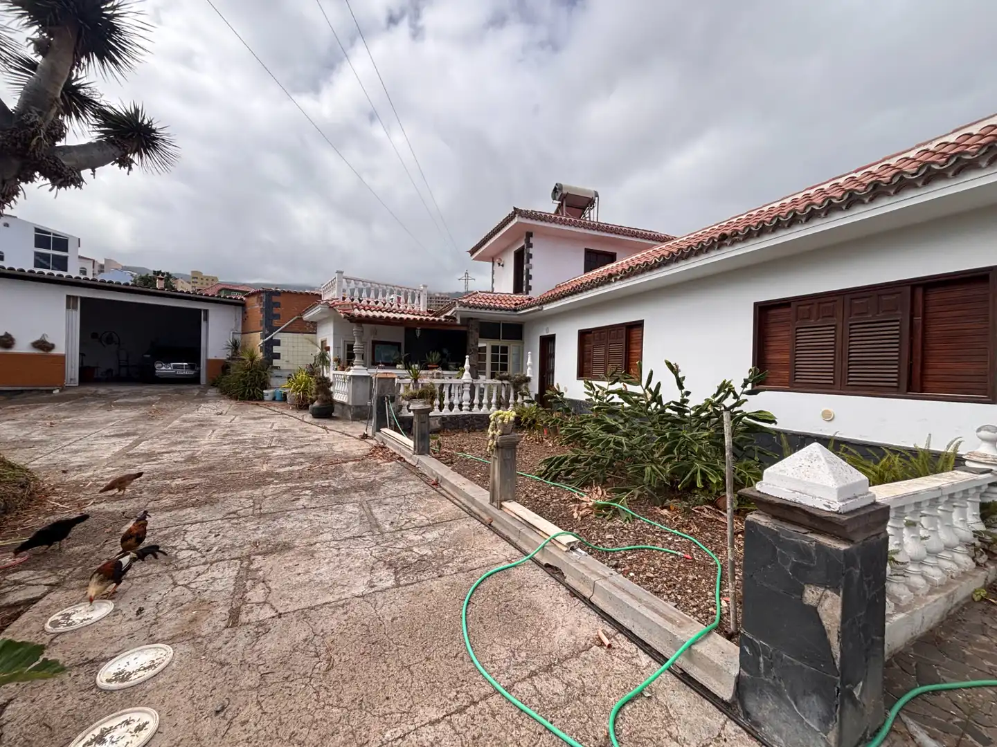 Vista exterior de Casa o xalet en venda en Icod de los Vinos amb Jardí privat, Terrassa i Traster