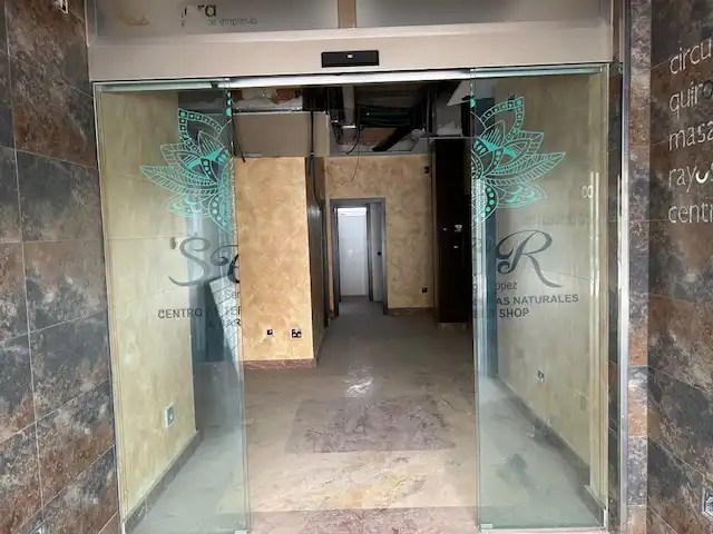 Local comercial en venda a Calle Clara Campoamor, imagen 6