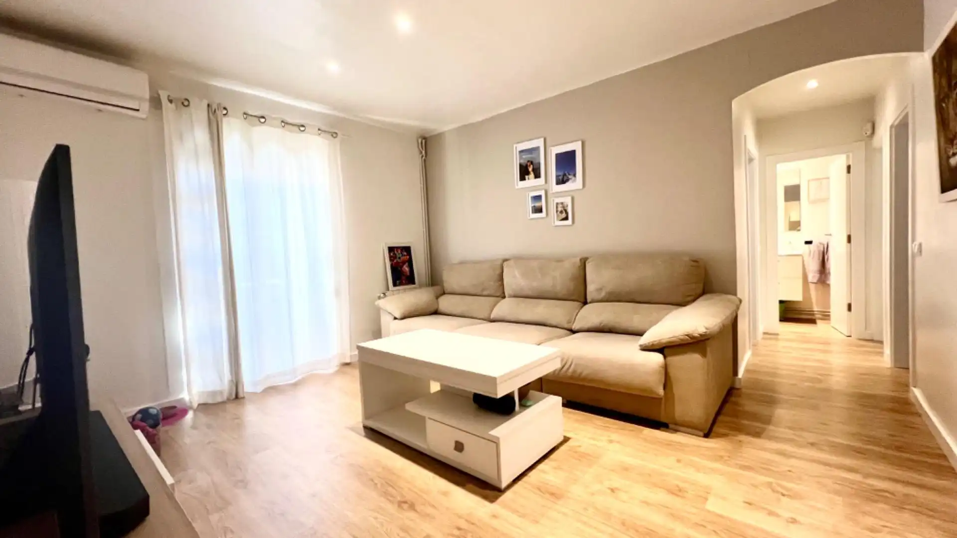 Wohnzimmer von Wohnung zum Verkauf in Mataró mit Parkett