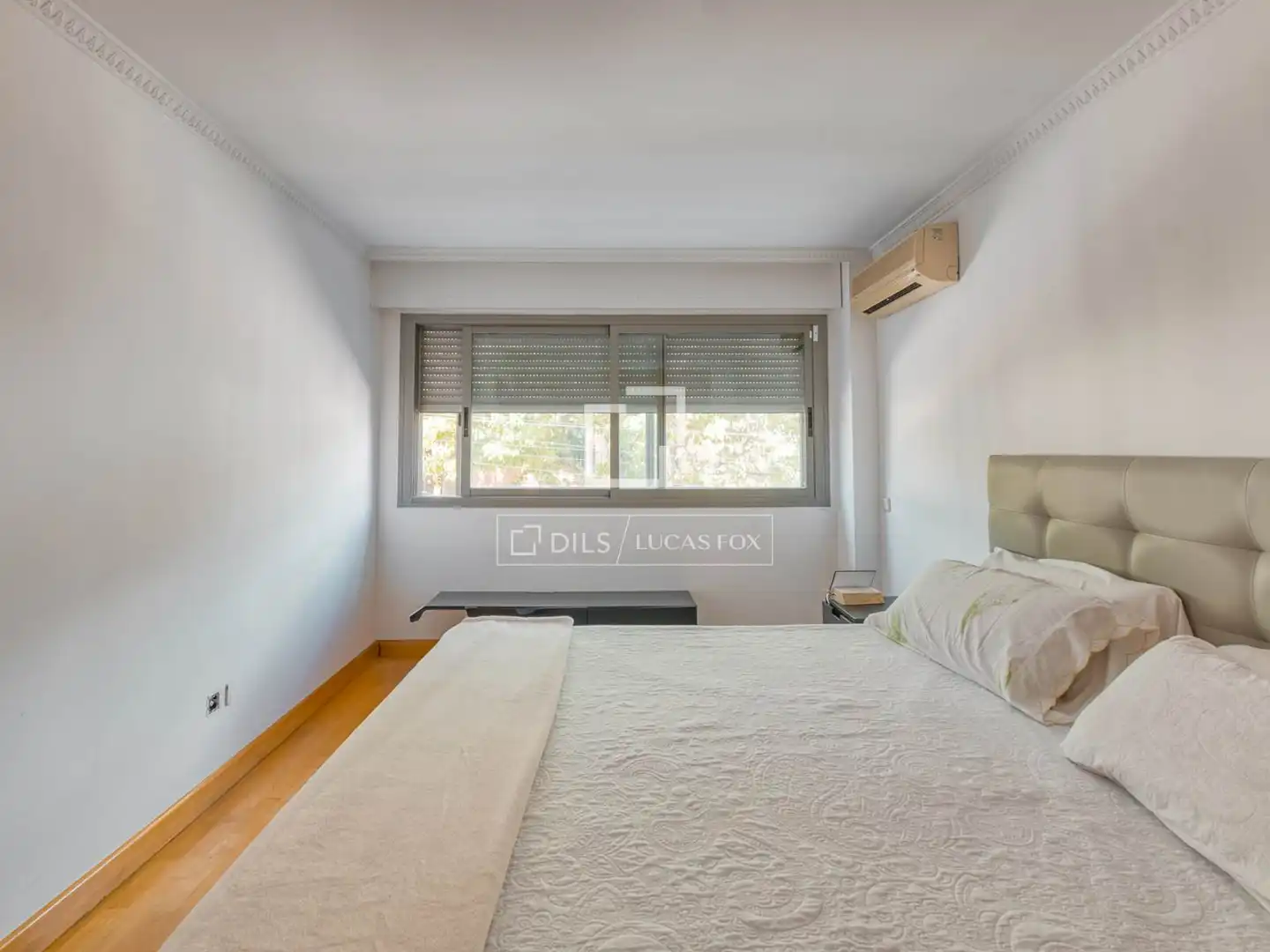 Dormitori de Casa o xalet en venda en Madrid amb Aire condicionat, Calefacció i Jardí privat