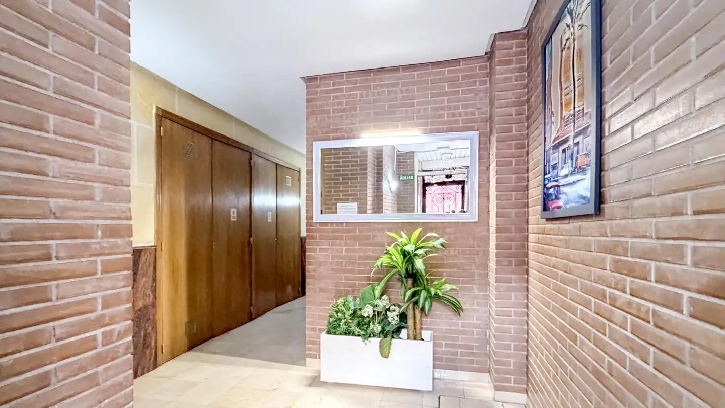 Maisonette zum Verkauf in Santa Pola mit Klimaanlage, Terrasse und Möbliert