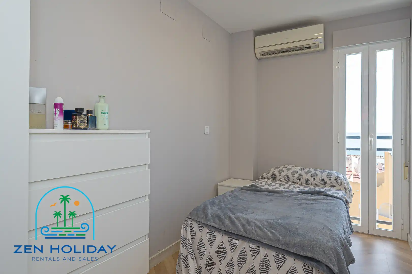 Bedroom of Flat for sale in El Campello  with Air Conditioner, Heating and Terrace
