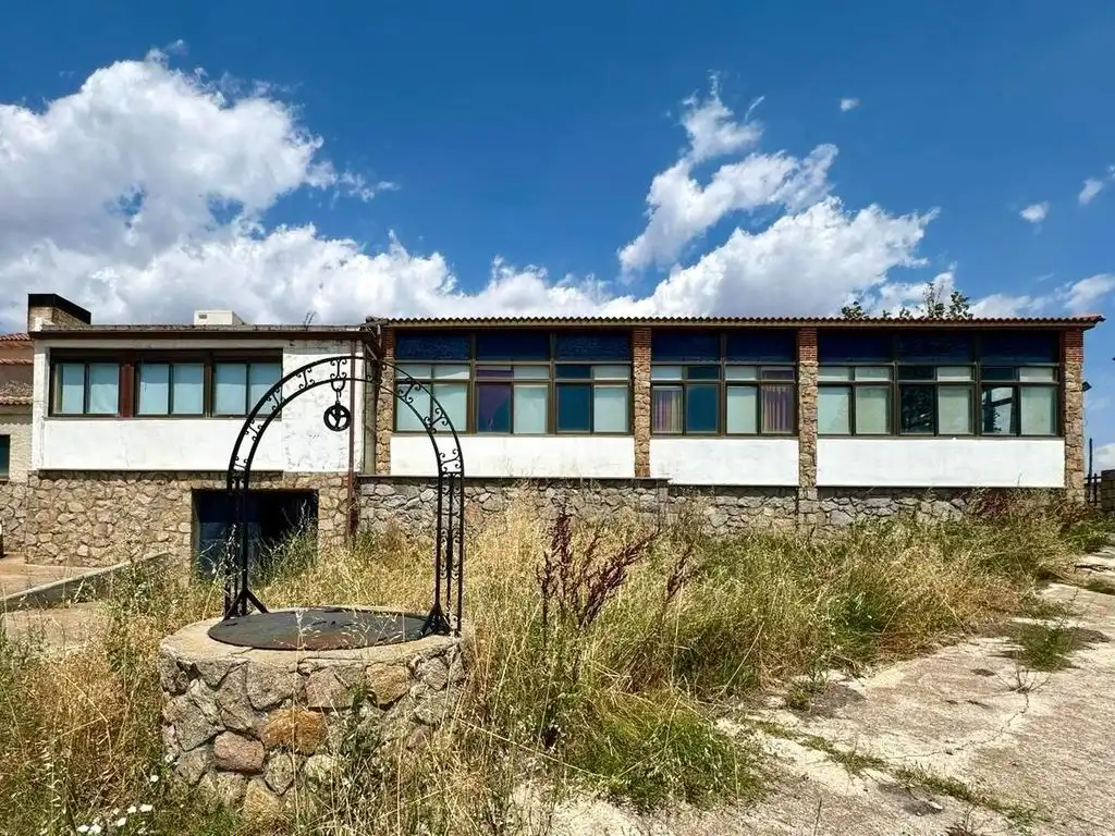 Vista exterior de Local en venta en El Fresno con Calefacción y Terraza