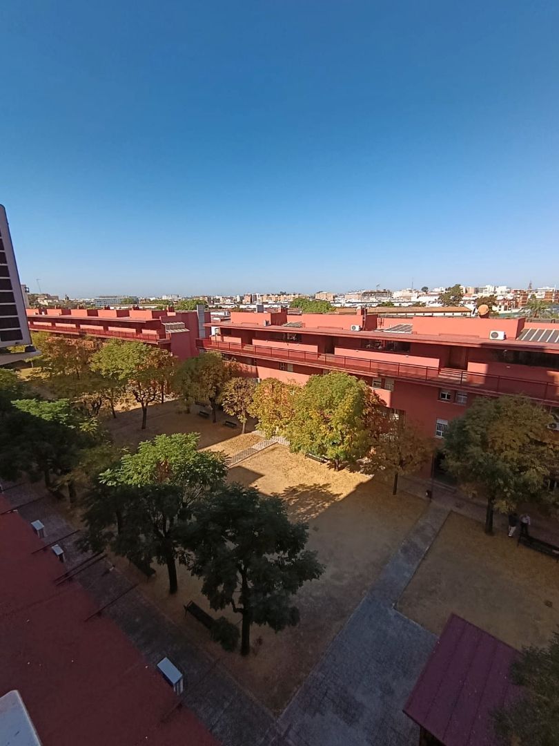 Exterior view of Flat for sale in  Sevilla Capital  with Air Conditioner, Private garden and Parquet flooring