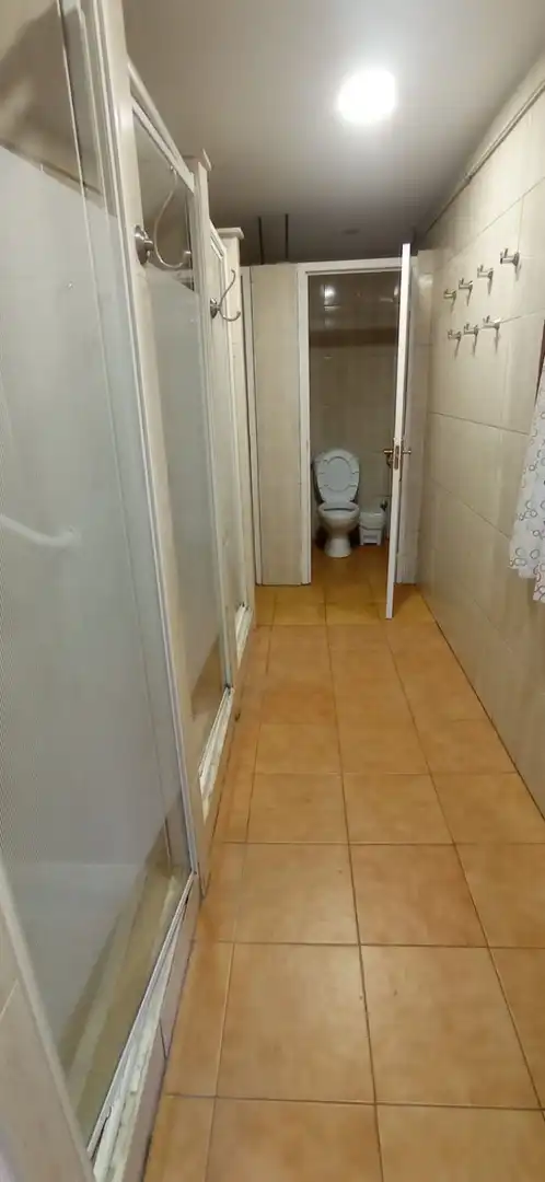 Bany de Casa o xalet en venda en Oviedo  amb Calefacció i Parquet
