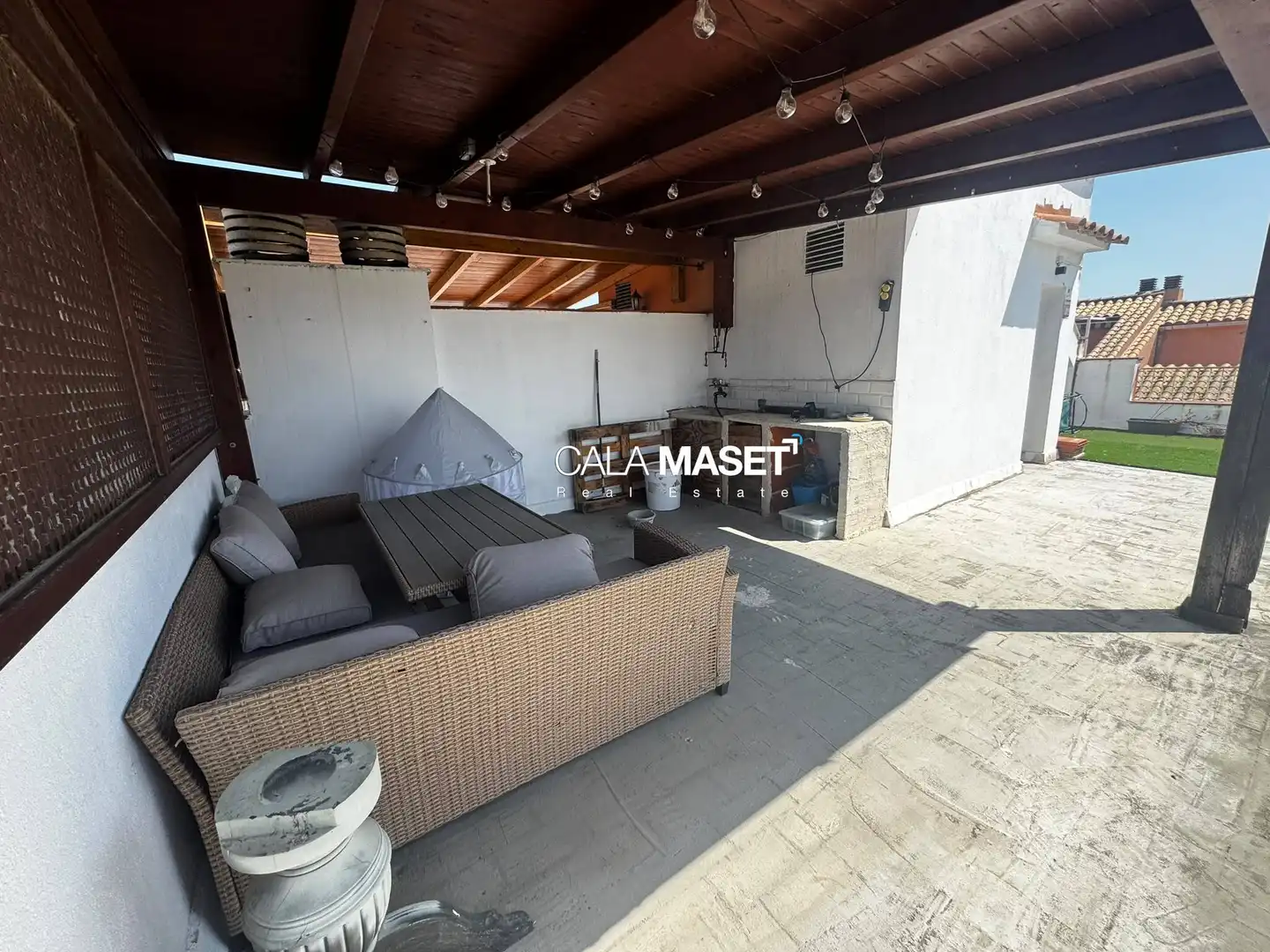 Terraza de Ático en venta en Castell d'Aro, Platja d'Aro i s'Agaró con Calefacción, Terraza y Amueblado
