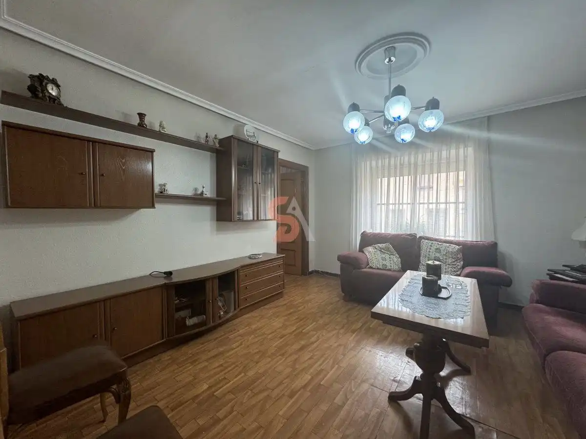 Sala d'estar de Casa o xalet en venda en Renedo de Esgueva amb Calefacció