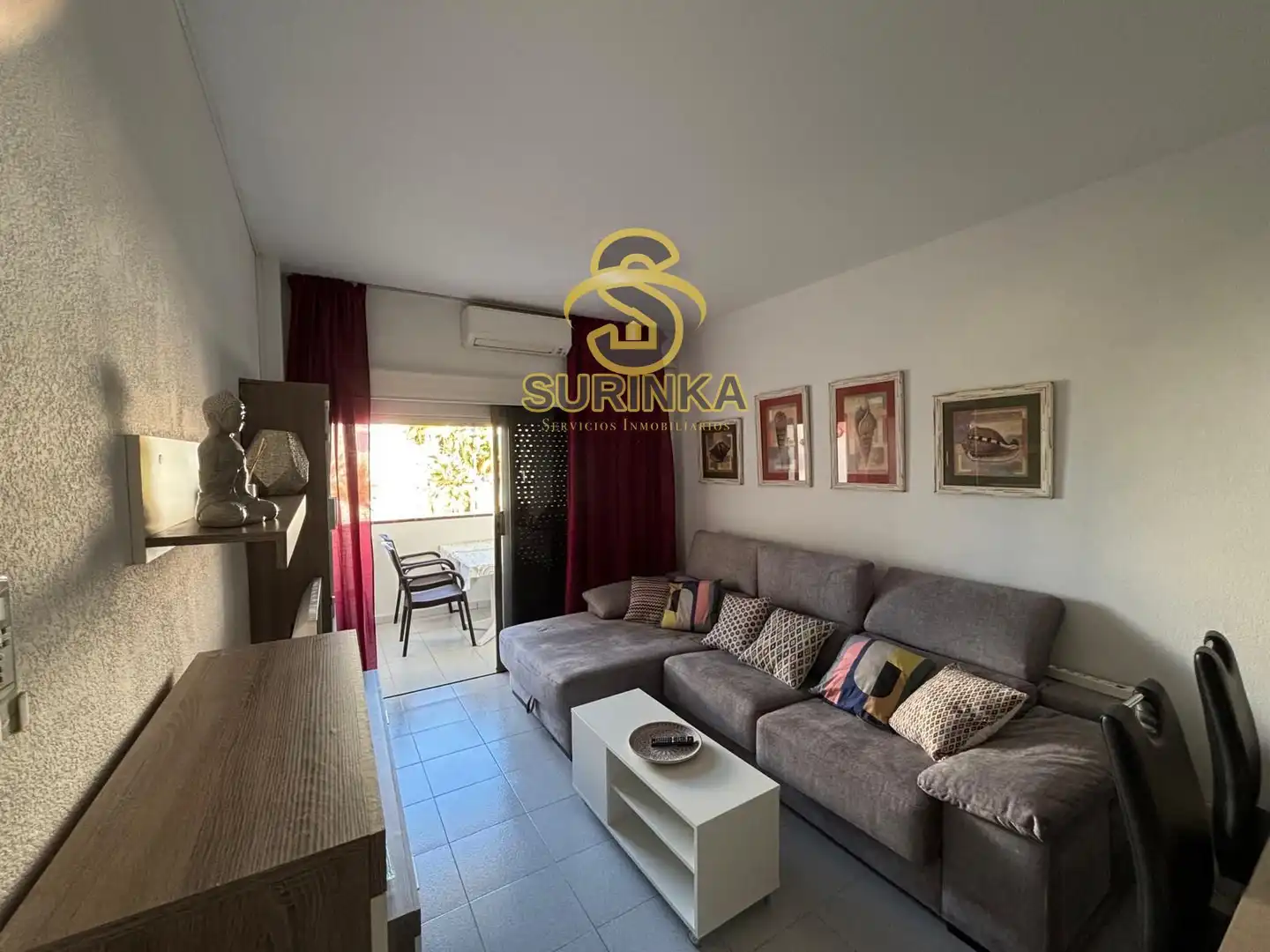 Sala de estar de Apartamento de alquiler en San Bartolomé de Tirajana con Terraza, Piscina y Piscina comunitaria