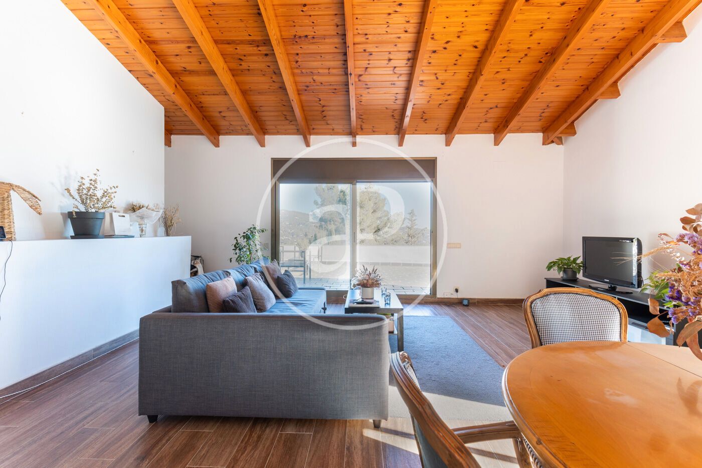Sala d'estar de Casa o xalet en venda en Matadepera amb Aire condicionat, Calefacció i Jardí privat