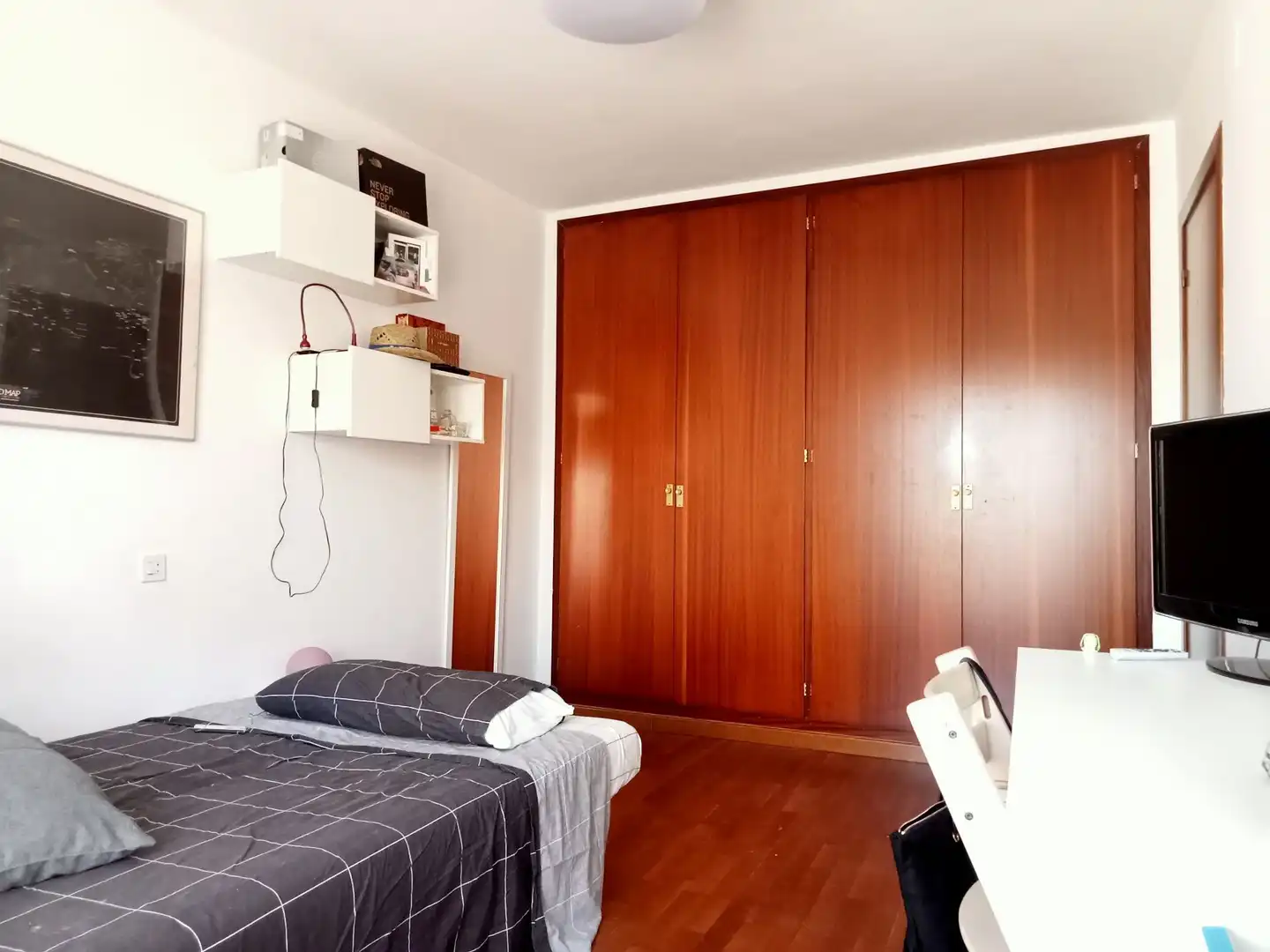 Dormitori de Casa o xalet en venda en Monzón amb Calefacció, Jardí privat i Terrassa