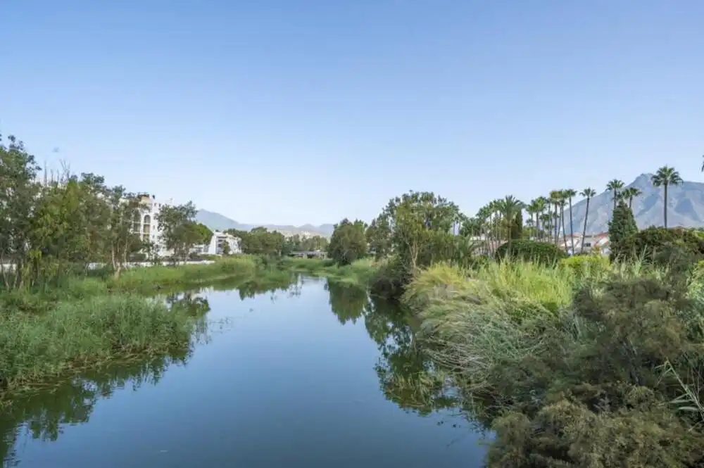 Vista exterior de Apartament de lloguer en Nueva Andalucía