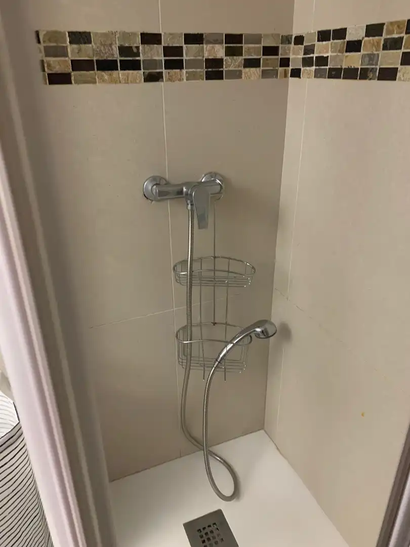 Bany de Apartament de lloguer en Arona amb Moblat, Microones i Balcó