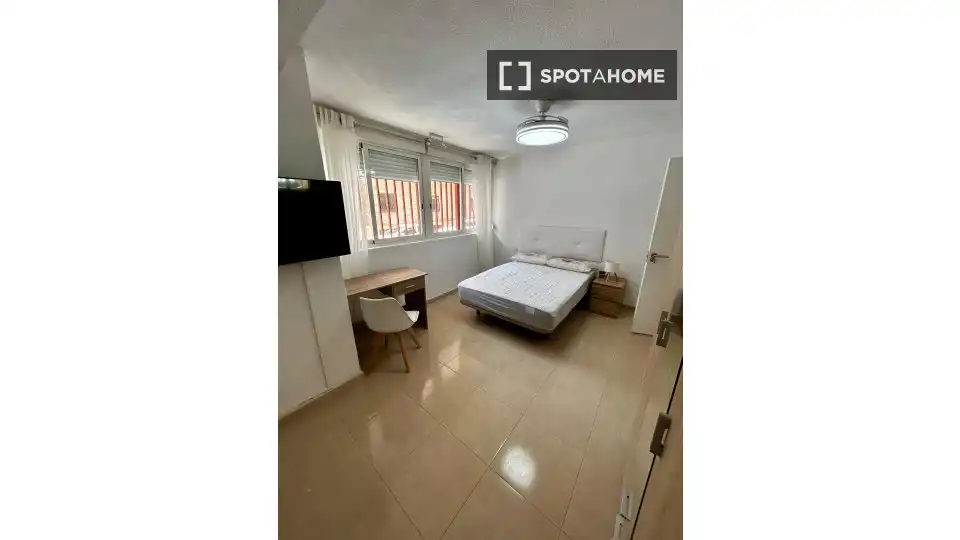 Habitación de Piso de alquiler en Alicante / Alacant con Aire acondicionado, Calefacción y Amueblado