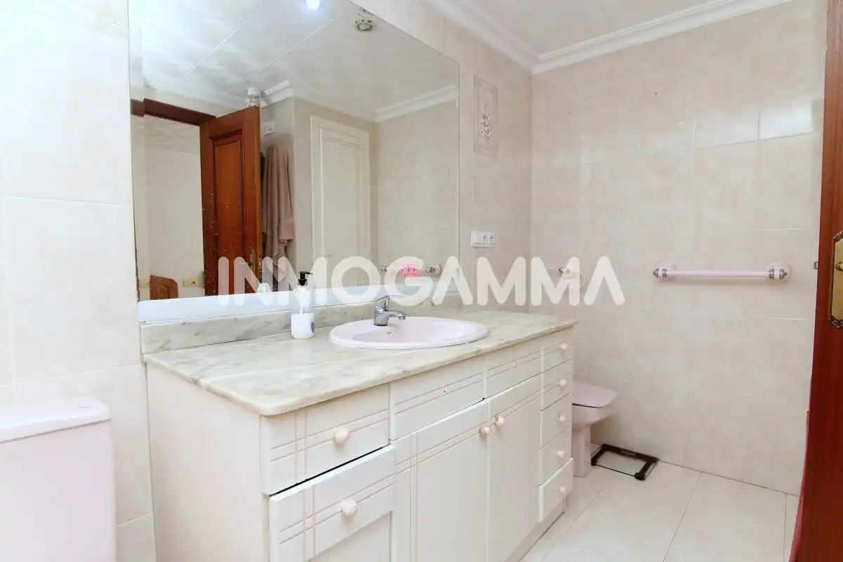 Baño de Dúplex en venta en Cullera con Terraza