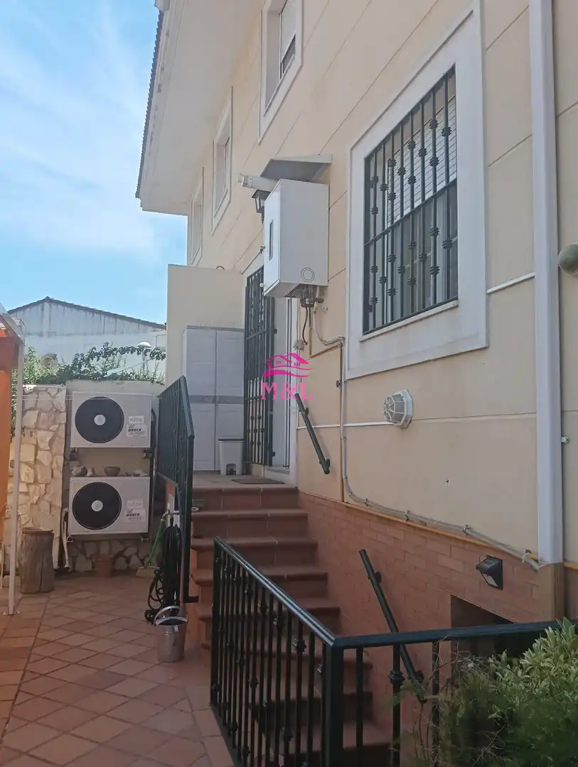 Vista exterior de Casa o chalet en venta en Mérida con Aire acondicionado, Calefacción y Trastero