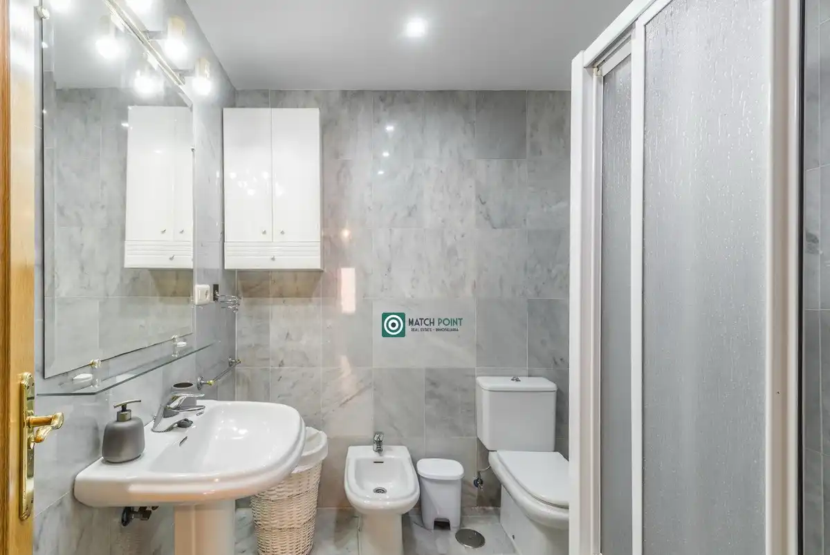 Bathroom of Flat for rent in Almuñécar  with Terrace, Furnished and Washing machine