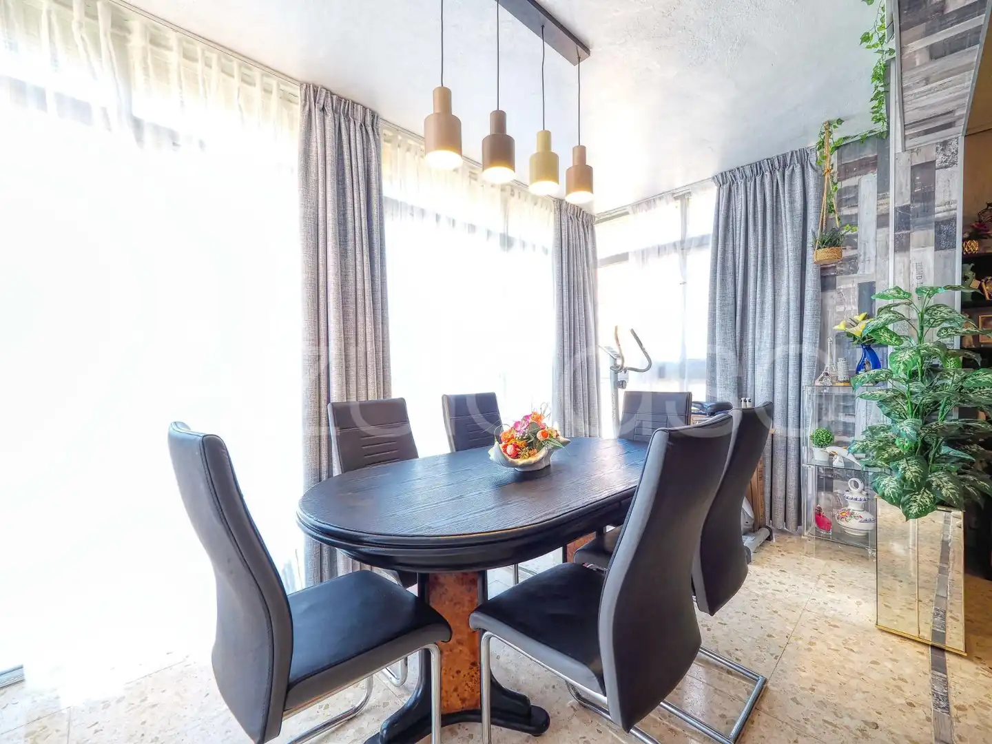 Dining room of Flat for sale in Benidorm  with Air Conditioner and Community pool