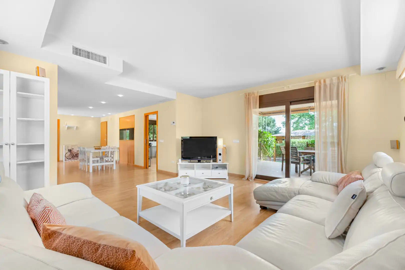 Living room of Houses for sale in El Campello  with Air Conditioner, Heating and Private garden