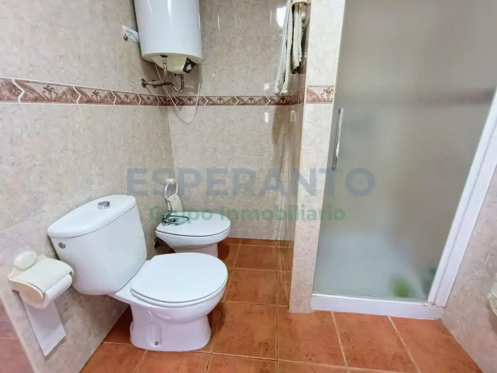 Bany de Finca rústica en venda en Vélez-Málaga amb Aire condicionat, Jardí privat i Traster