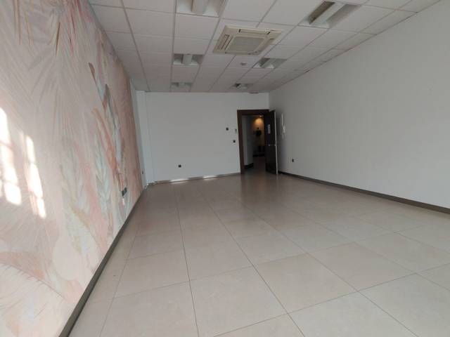 Oficina en Alquiler en Calle Periodista Fernando Gómez de la Cruz en Cerrillo de Maracena - Periodistas